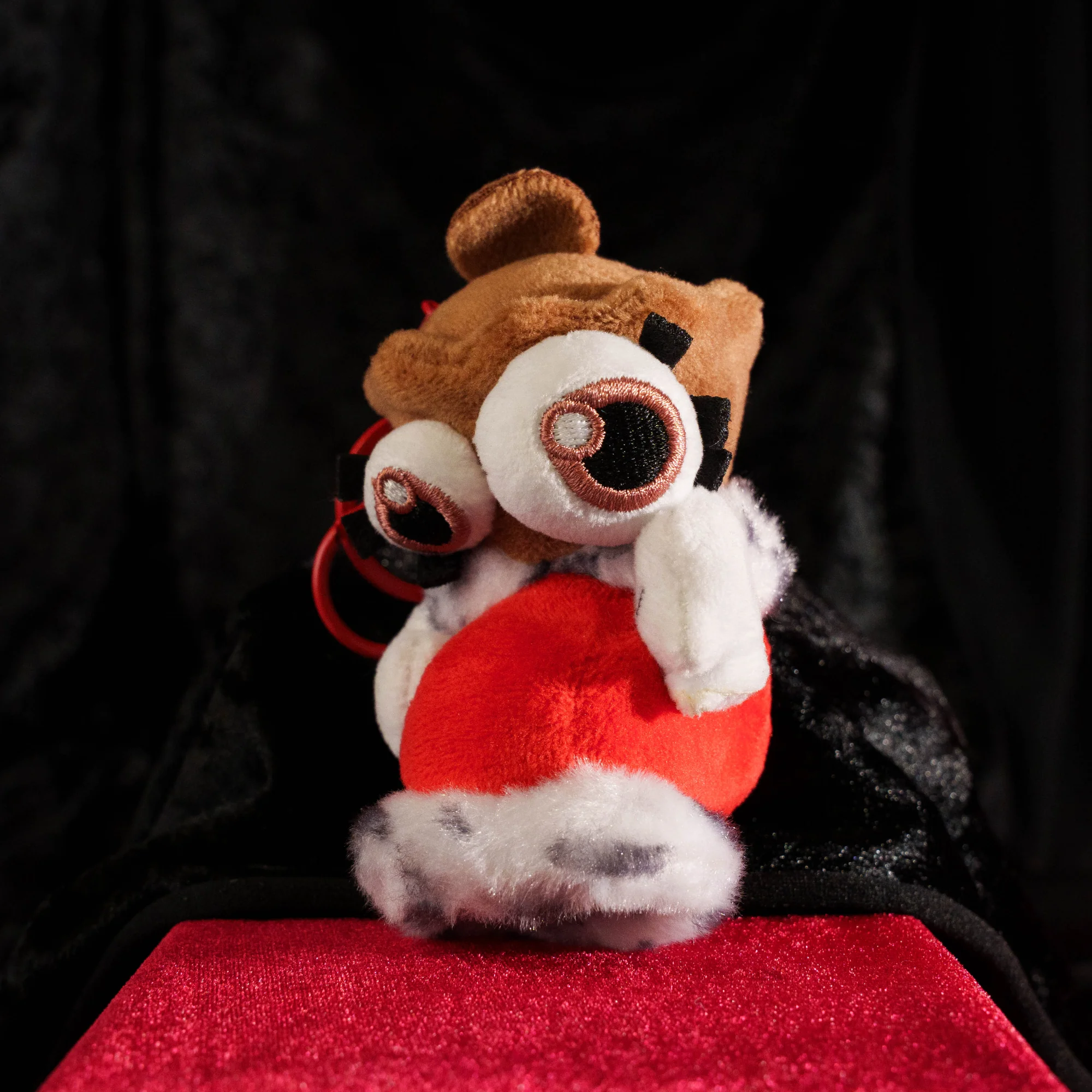 Kinger & Queenie Magnetic Plush Keychains - Image 6